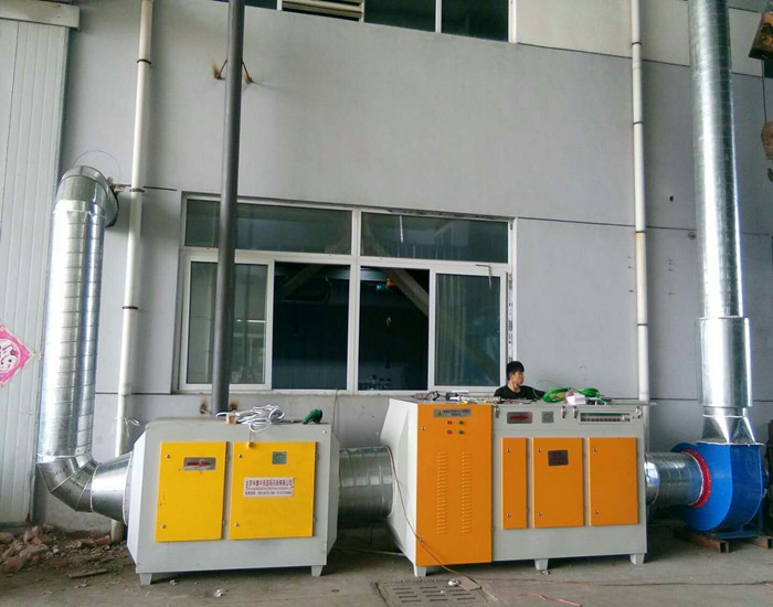 華康環保為天津包裝印刷廠生產的低溫等離子除味+UV光解廢氣處理設備